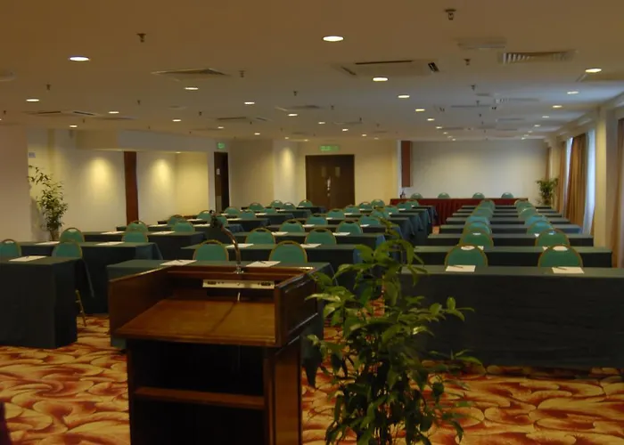 Cheap hotels Mandarin Court