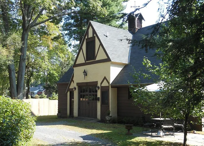 The Carriage House Loft
