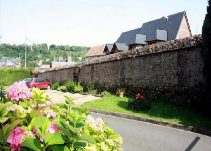 Au 14 Honfleur Parking Prive