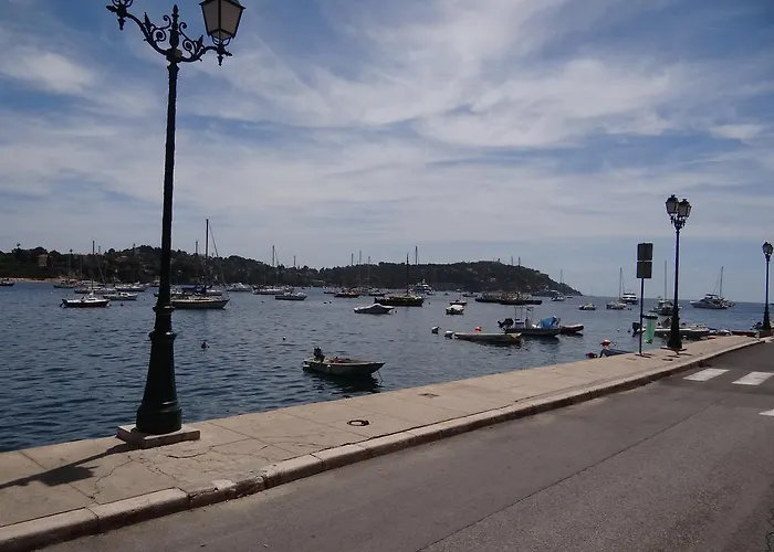 Les Pieds Dans La Mer Best Place