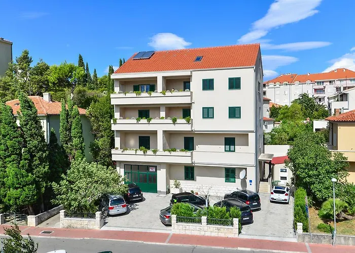 Apartments Elda