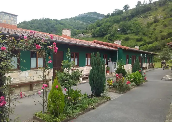 Hotel cerca del colegio: Apartamentos El Campal