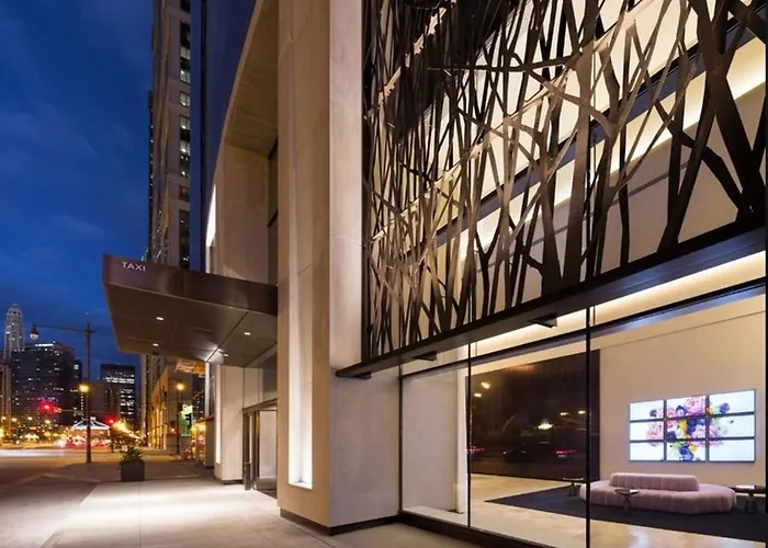 Global Luxury Suites In Downtown Chicago