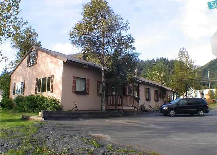 Summit View Lodge