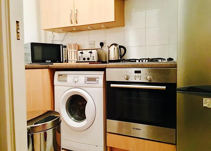 Macapartments -Queen Elizabeth House