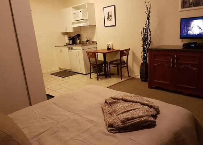 Cozy Little Studio #16 By Amazing Property Rentals