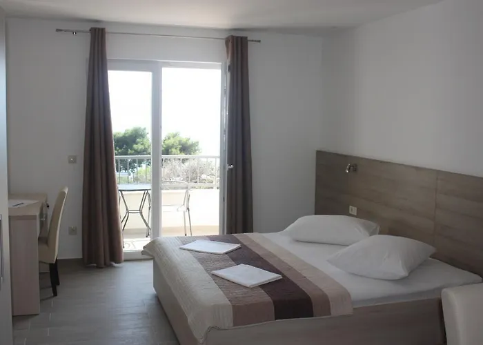 Apartments Bota