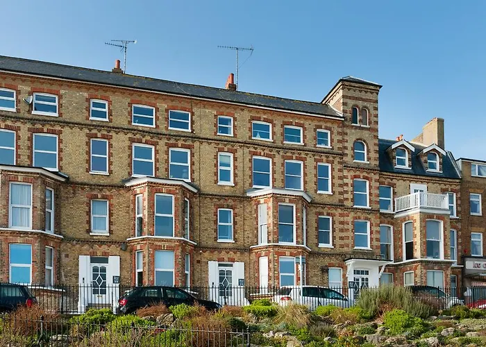 2 Bed Beach Front Apartment With Spectacular Views Overlooking Viking Bay
