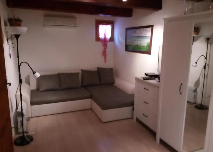 Pecsely Apartman