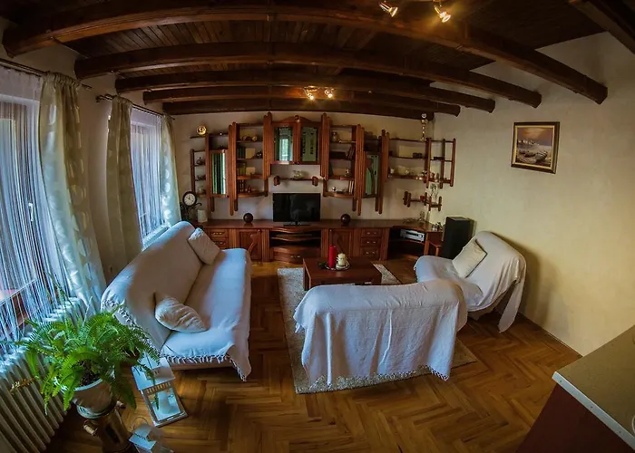 Apartments & Rooms Pia