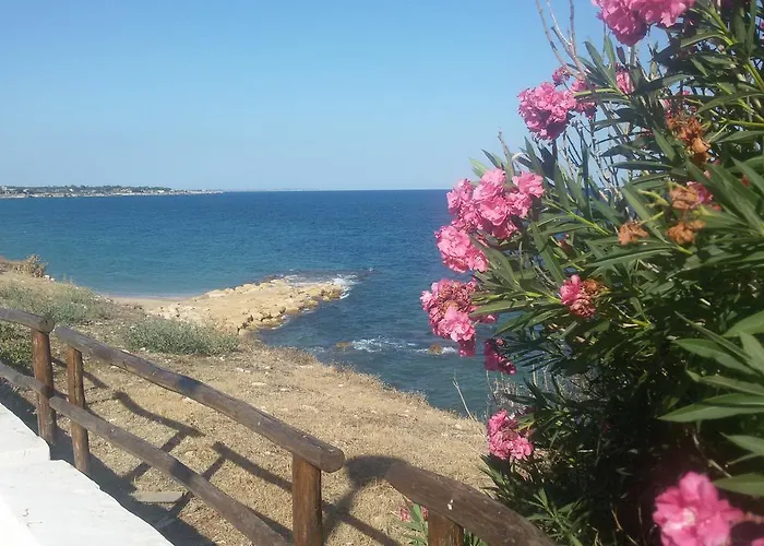 Avola Holidays