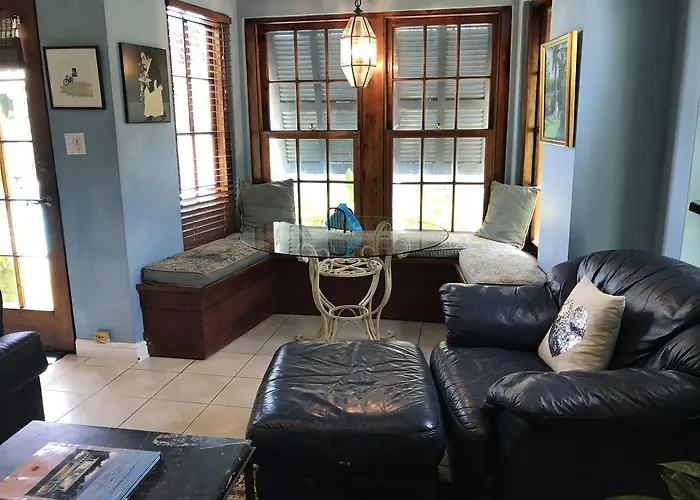Frognal Apartment