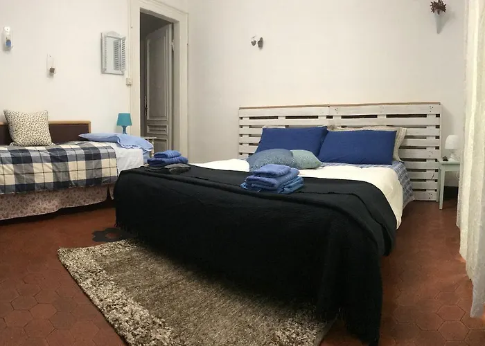 A 2 Passi Da Palazzo Reale