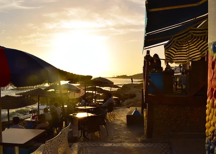 Bouad Seafront Apartments & Rooms