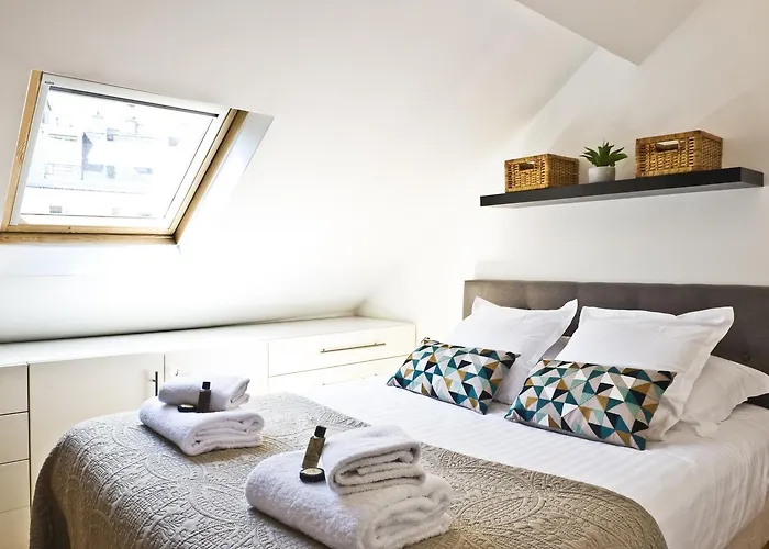 Pick A Flat'S Apartments In Batignolles - Rue Biot