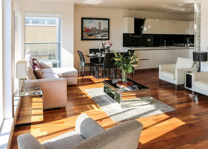 City Courtyard Apartments & Penthouse