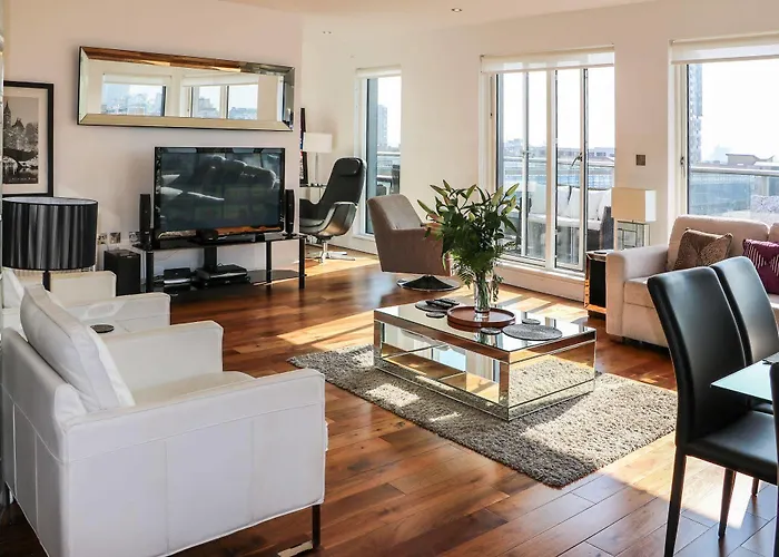 City Courtyard Apartments & Penthouse