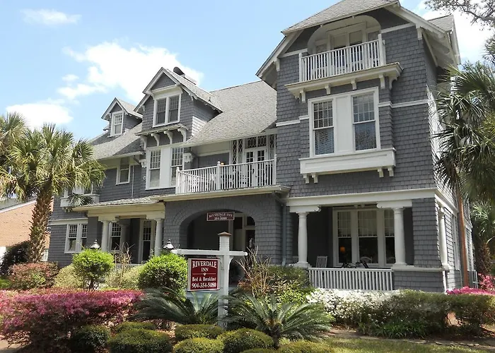 Riverdale Inn -