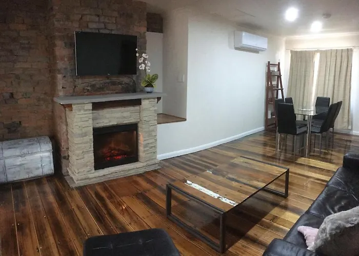 3Ree- Spacious & Charming Apartment