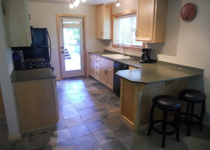 Hutson'S Hideaway 30 Day