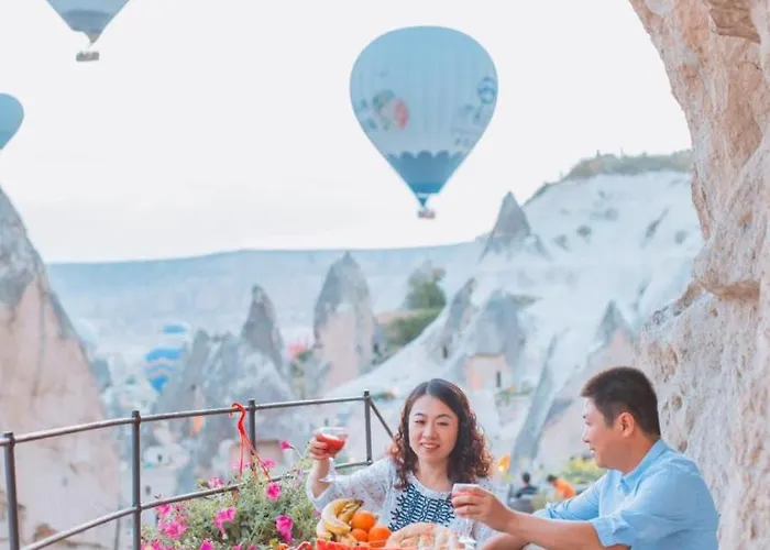 Hotel: Village Cave House Hotel