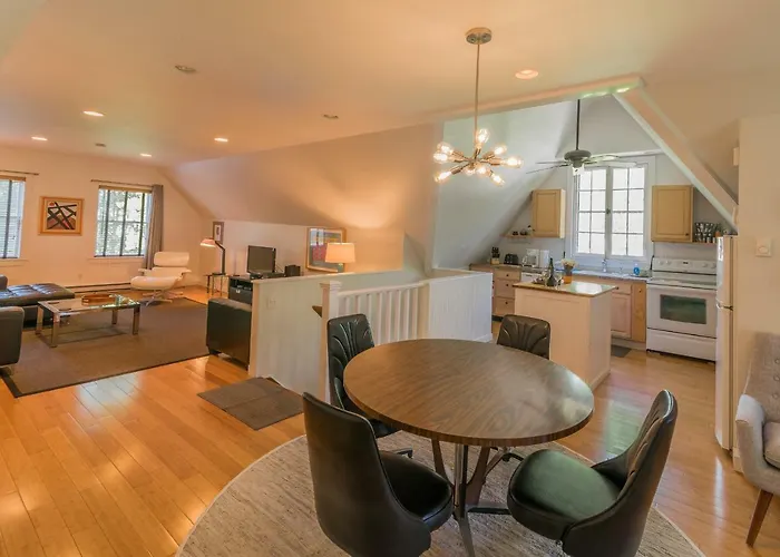 The Carriage House Loft