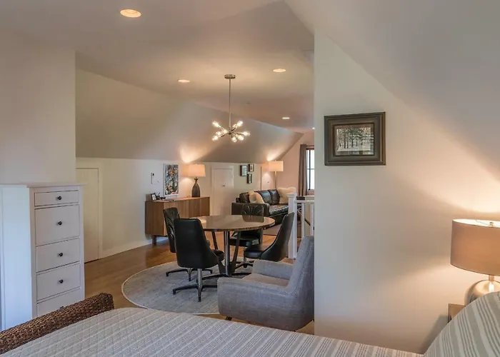 The Carriage House Loft