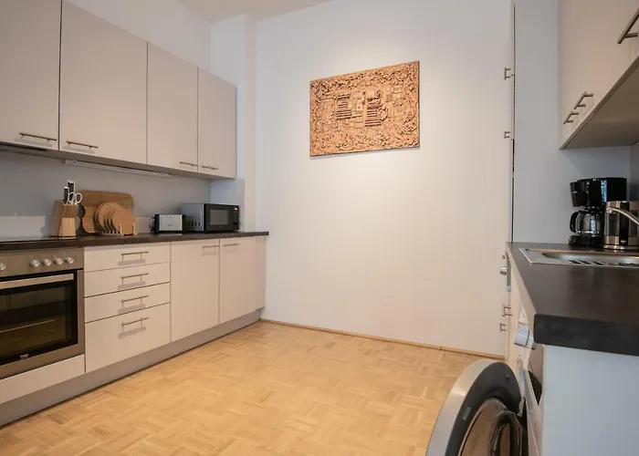 City-Apartment Lendviertel - Private Parking Garage