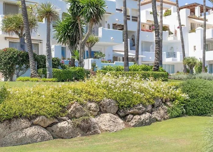 Hanami Alcazaba Beach Front Sea View
