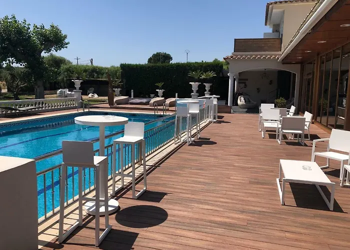  & Restaurant Figueres Parc