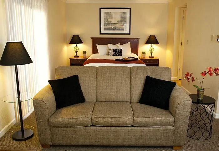 Chase Suite Kansas City Airport
