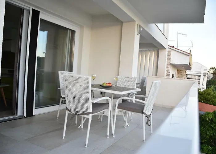 Beachfront Apartments - Villa Vita