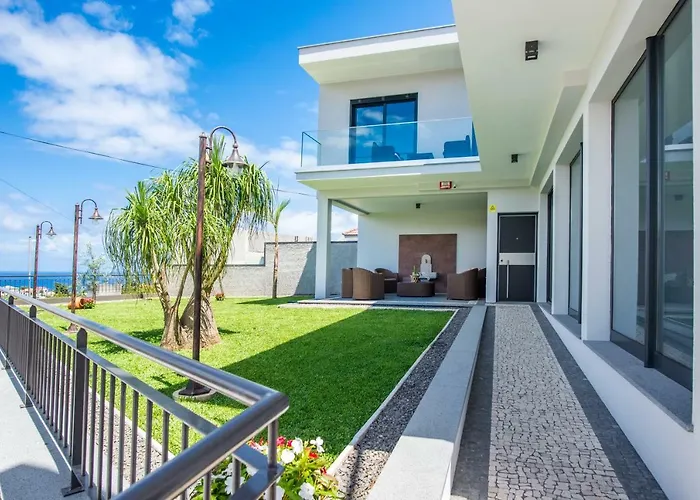 Enxurros House