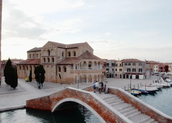 Duomo Murano Apartment With Canal View