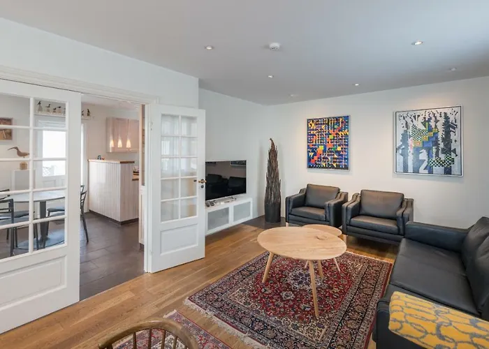 Ll Properties - The Old Town Retreat