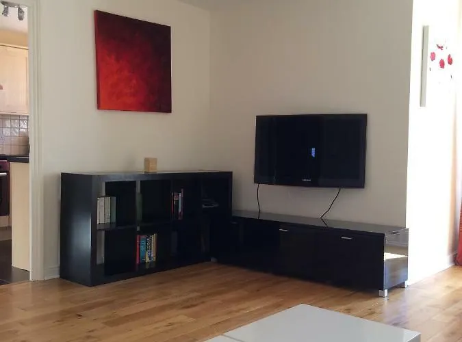 Beautiful Kingston Apartment