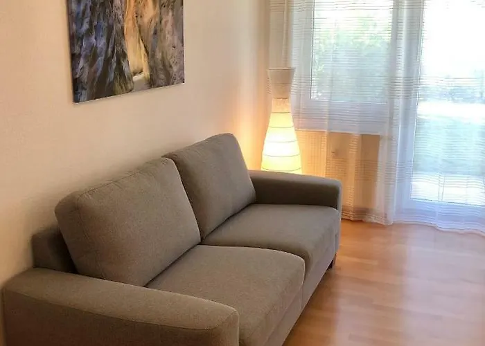 Bed & Kitchen
