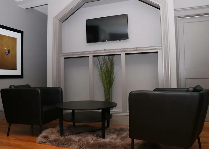Stylish Studio In Brookline-5Min Train To Boston.. #2
