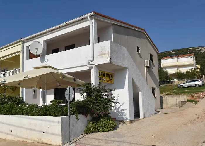 Val Apartmani, Stara Novalja