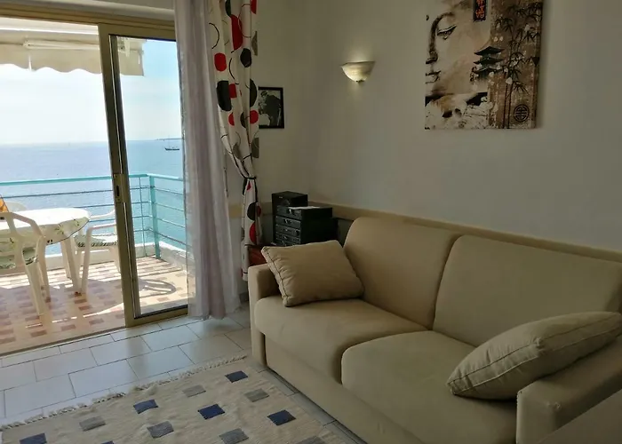 Guillaumont Apartment