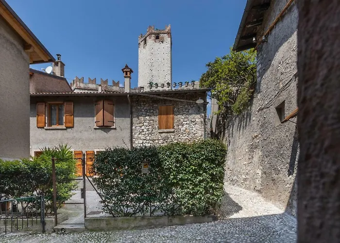Picalof Apartments