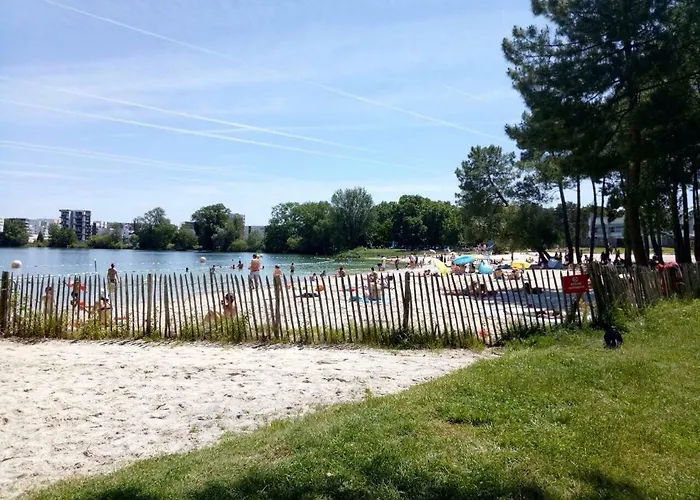 Bel Appartement T2 Pres Du Lac Avc Un Parking Prive