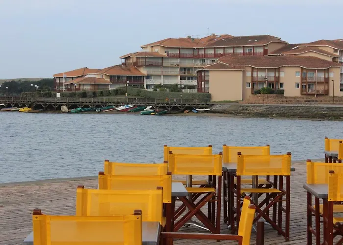 Les Landes Avec Piscine Et Pres Du Lac