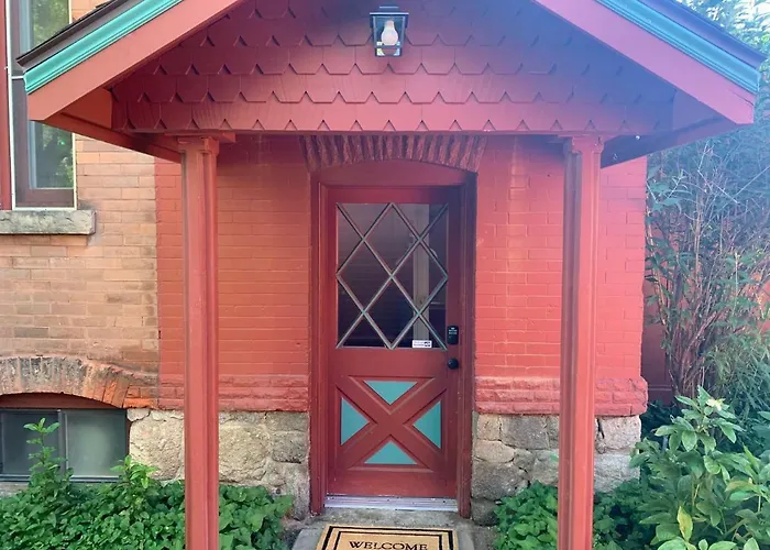 Guest Suite At The Red House Basement Attached With Private Entrance