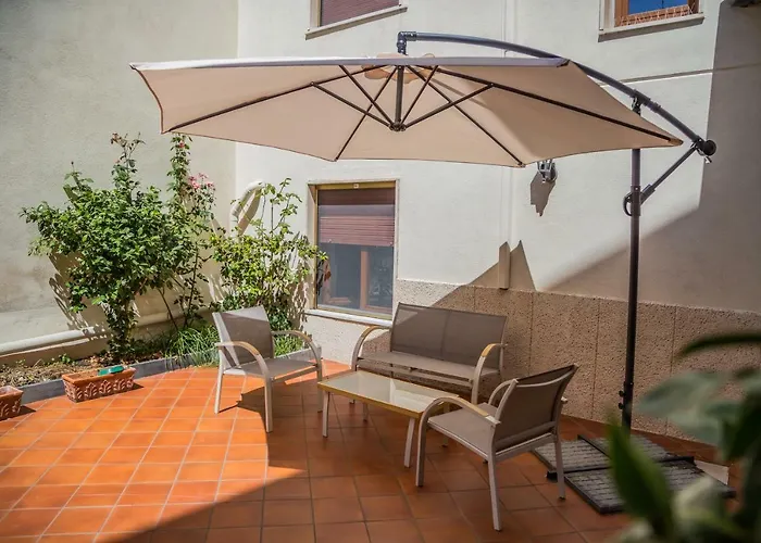 Cortile Aurora Bronte