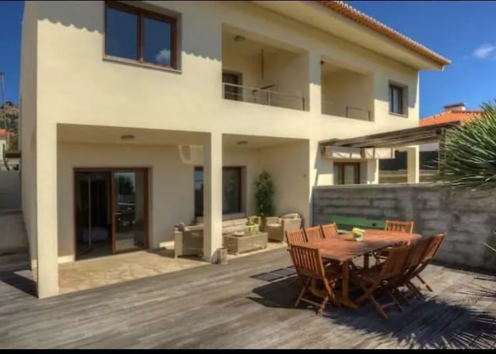 Cabine: 3-Bedroom Summer Villa