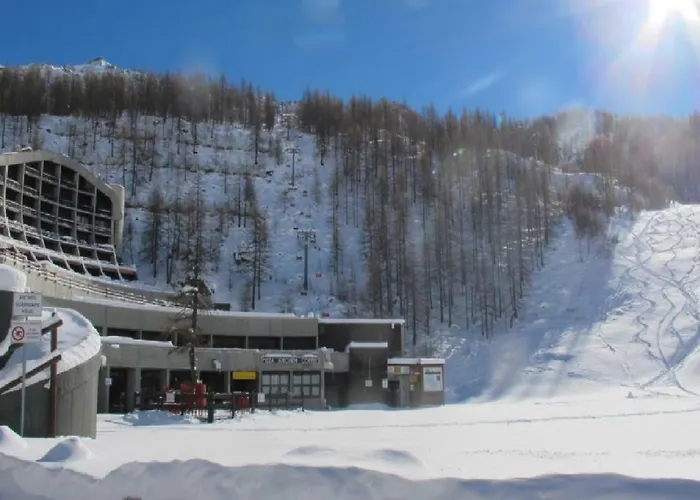 Cervinia Ski In Ski Out - Studio On The Slopes