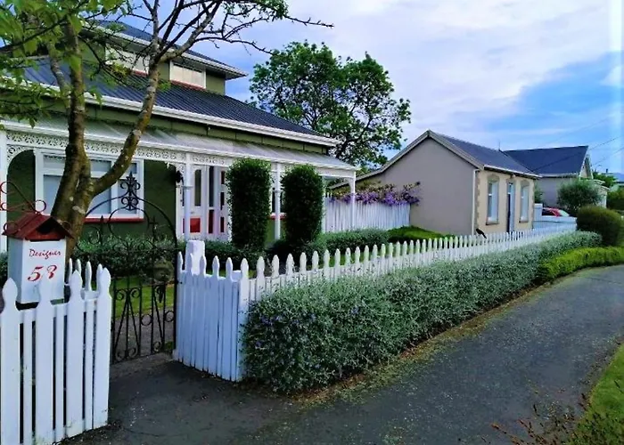 Cheap hotels Designer Cottage