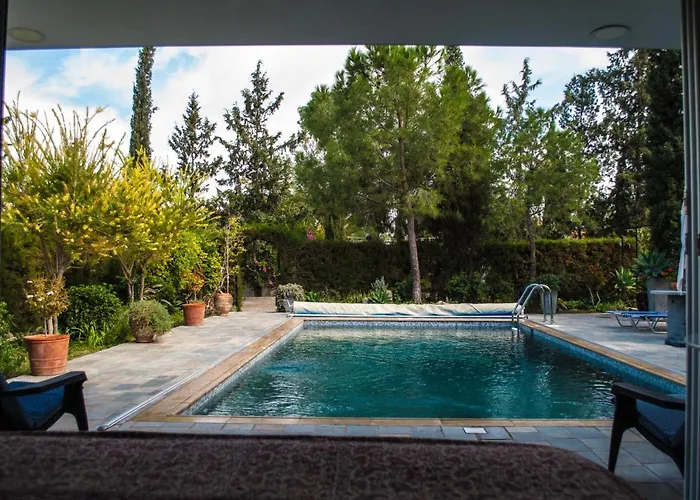 Idyllic Studio With Private Pool