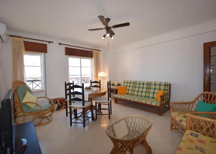 Carob By Algartur - 3 Mins Downtown - Terrace